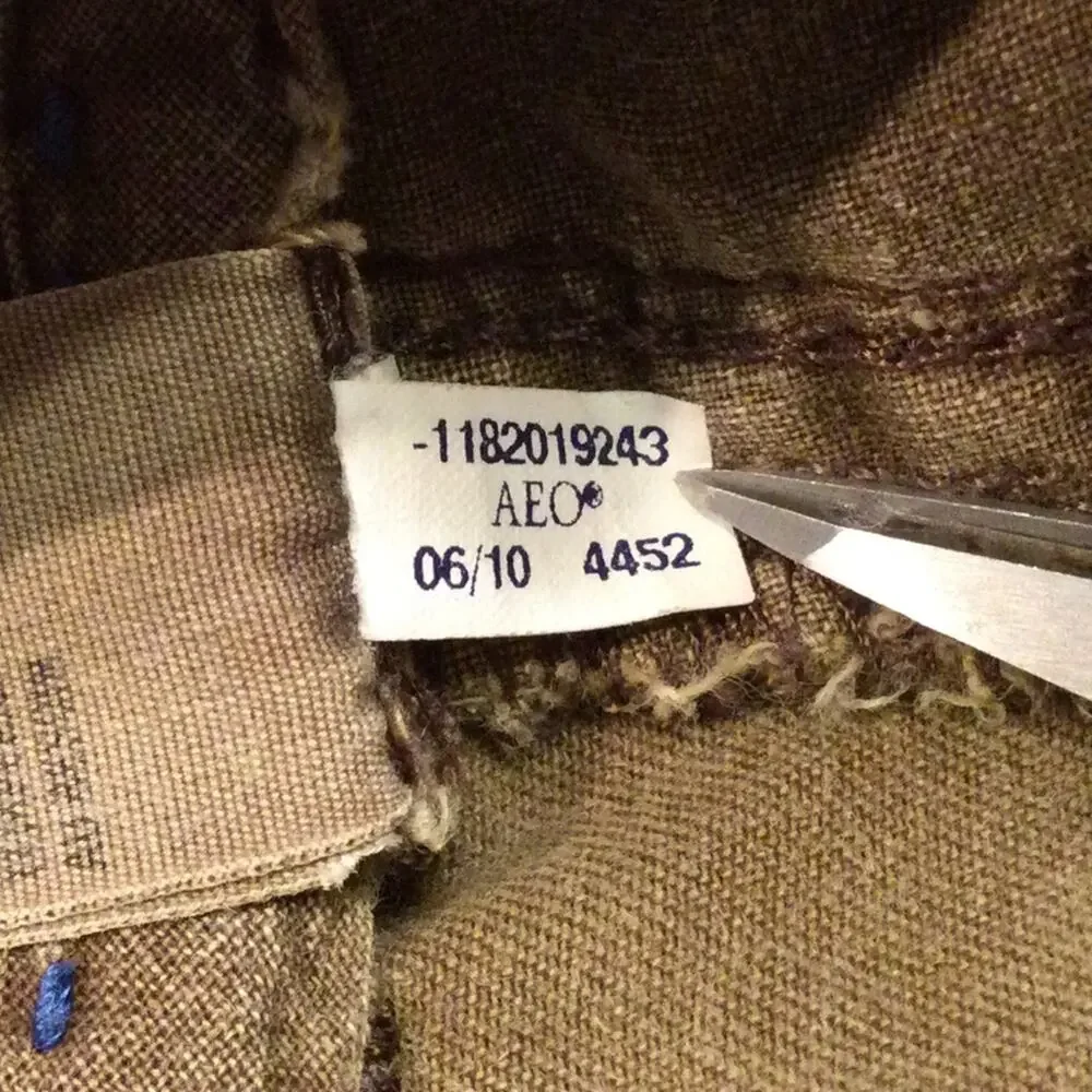 American Eagle Classic Length Cargo Shorts Distressed look 33